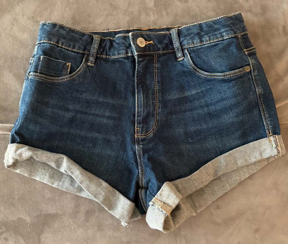 Zara Trafaluc Denim Makers Dark Wash Cuffed Jean Shorts US 6